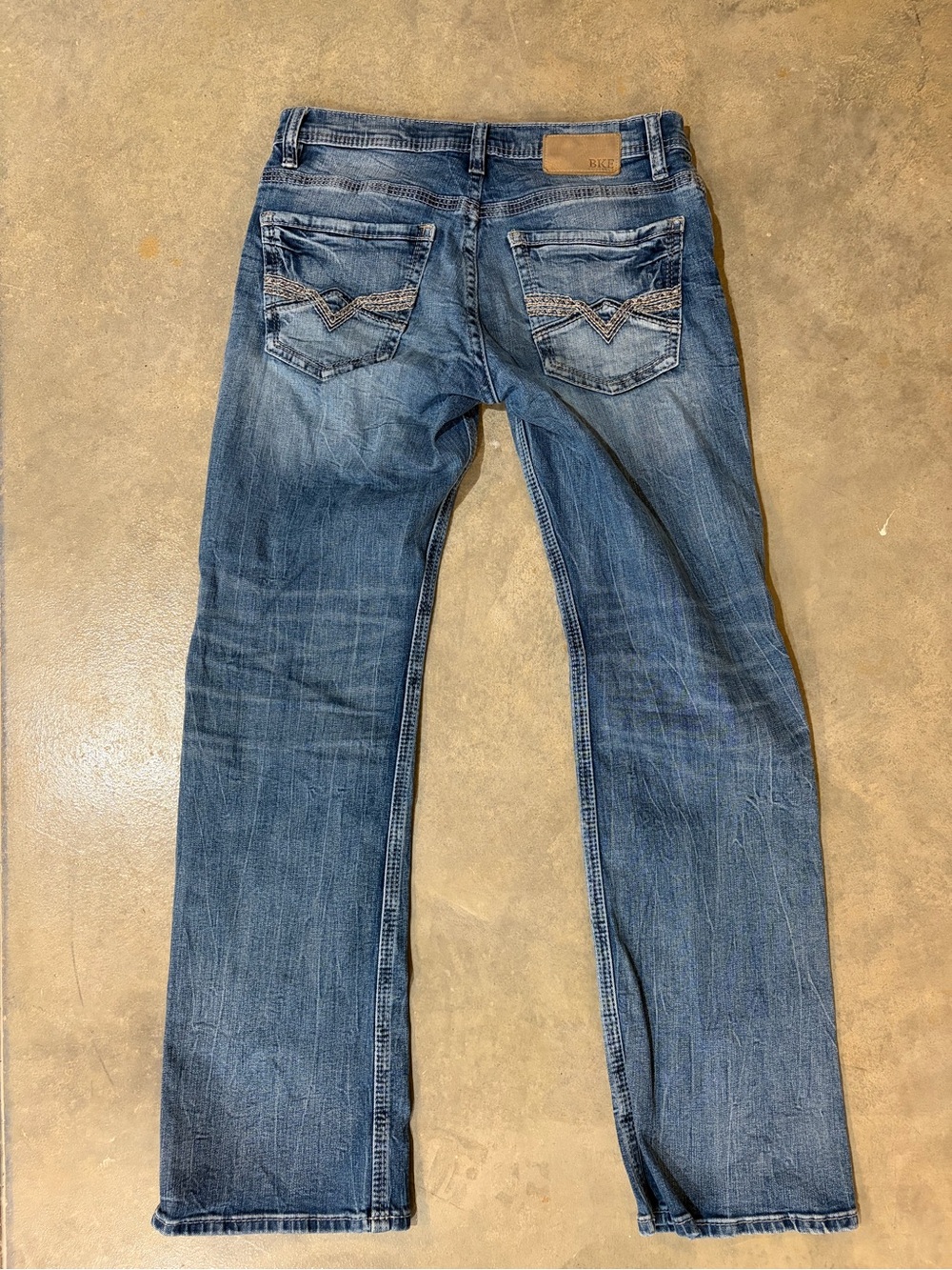 Buckle Jake Jeans - Picture 3 of 3